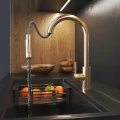 BATERIA-KUCHENNA-WYCIAGANA-WYLEWKA-ZLOTA-KRAN-STALOWY-LOSETO-BRUSHED-GOLD-Wysokosc-produktu-39-cm.webp